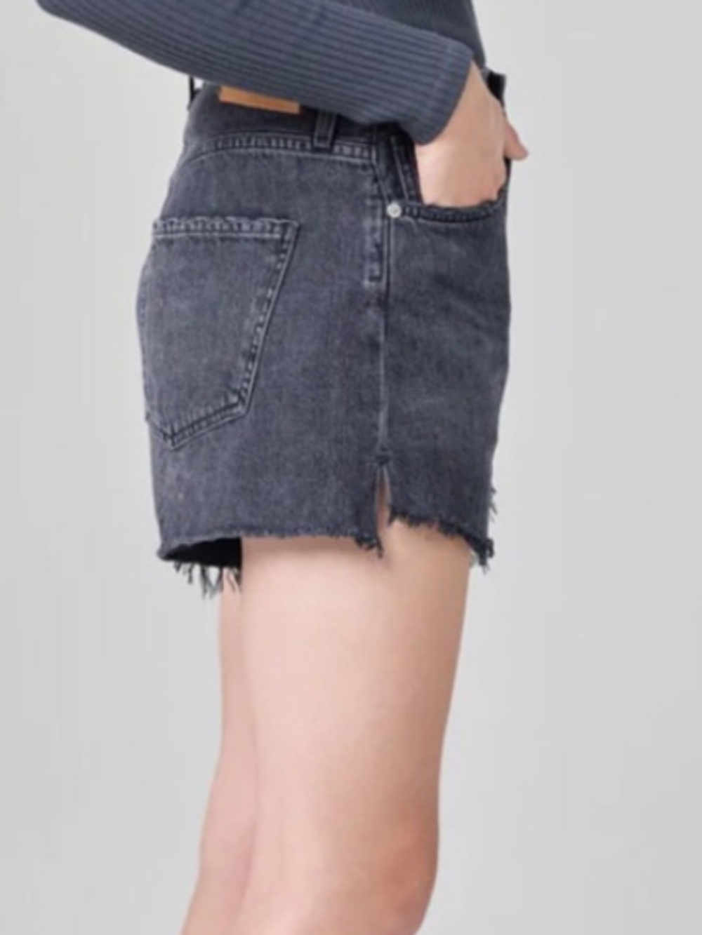 CITIZENS OF HUMANITY 90’S RETRO MARLOW FADED BLACK DENIM SHORTS
